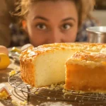 Les gâteaux au yaourt sortent plus moelleux du four avec cet ingrédient simple ajouté à la recette