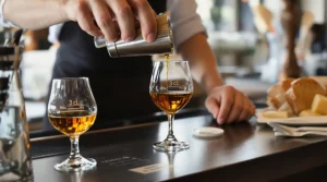 Dose whisky en cl: maîtrisez le bon geste au bar